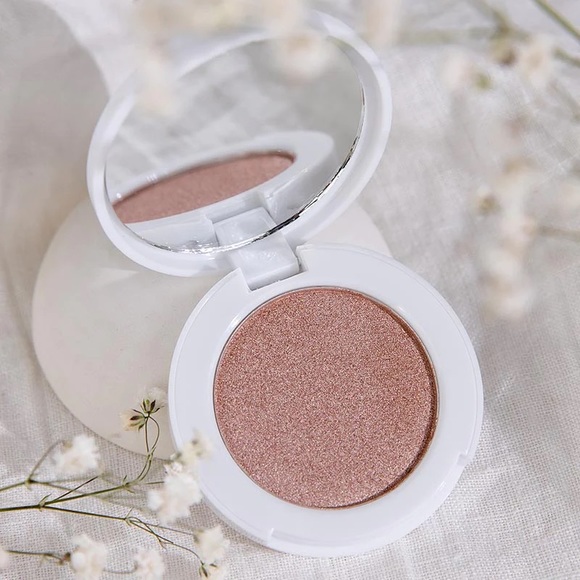 SERAPHINE Botanicals | Daisy + Pearl - Natural Radiance Booster - Picture 2 of 9